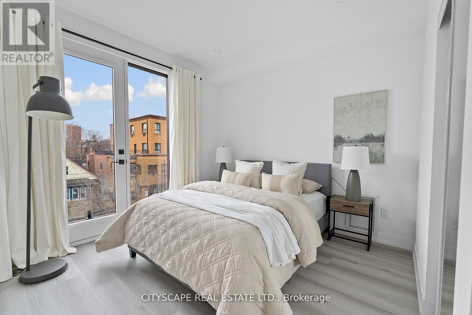 Upper #4 - 589 Oakwood Avenue, Toronto, Ontario  M6E 2X8 - Photo 23 - C12998254