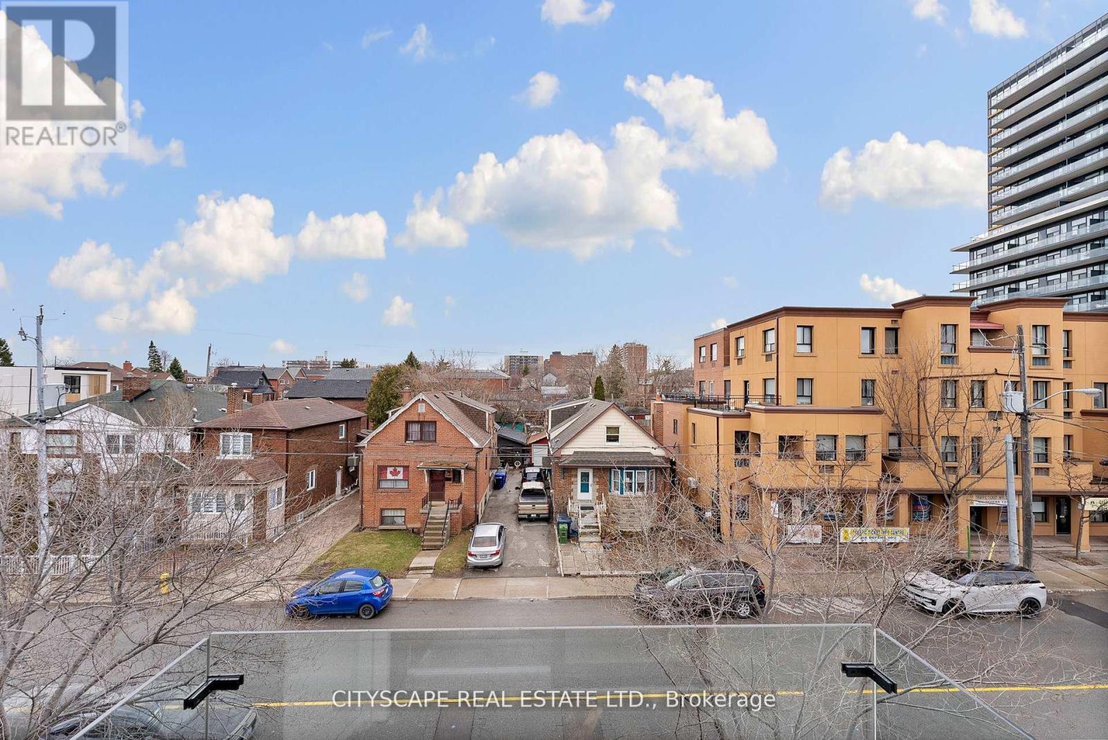 Upper #4 - 589 Oakwood Avenue, Toronto, Ontario  M6E 2X8 - Photo 35 - C12998254