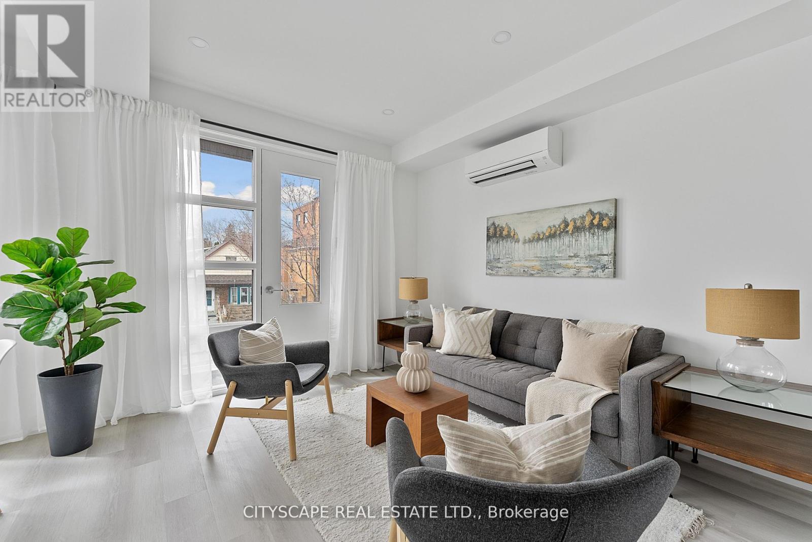 Upper #4 - 589 Oakwood Avenue, Toronto, Ontario  M6E 2X8 - Photo 9 - C12998254