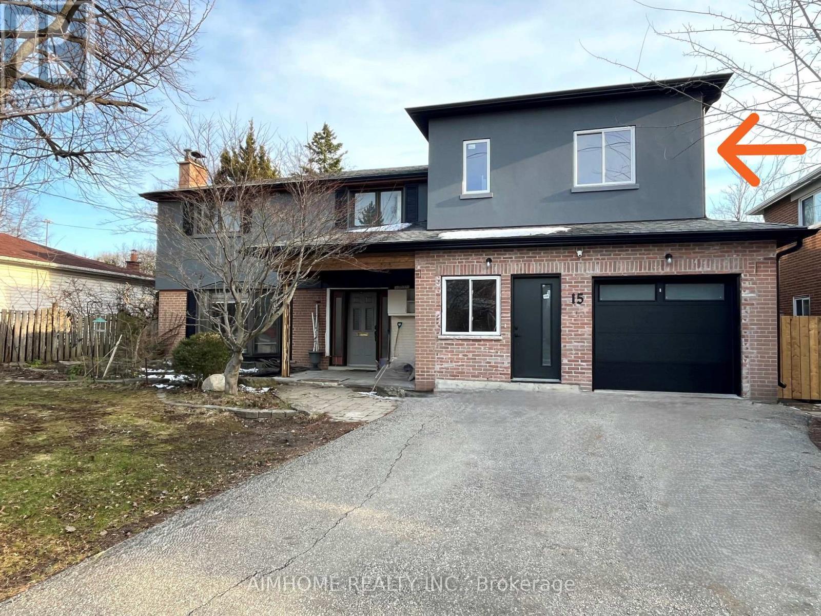 3 - 15 WADDINGTON CRESCENT, Toronto, Ontario