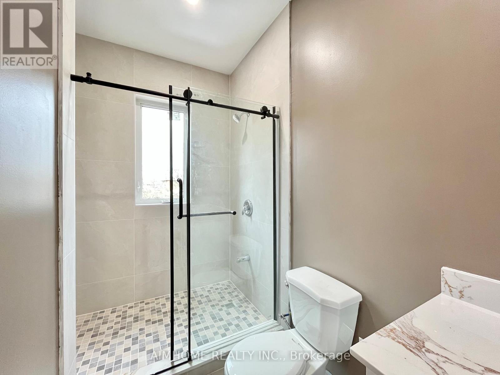 3 - 15 Waddington Crescent, Toronto, Ontario  M2J 2Z9 - Photo 9 - C12998310