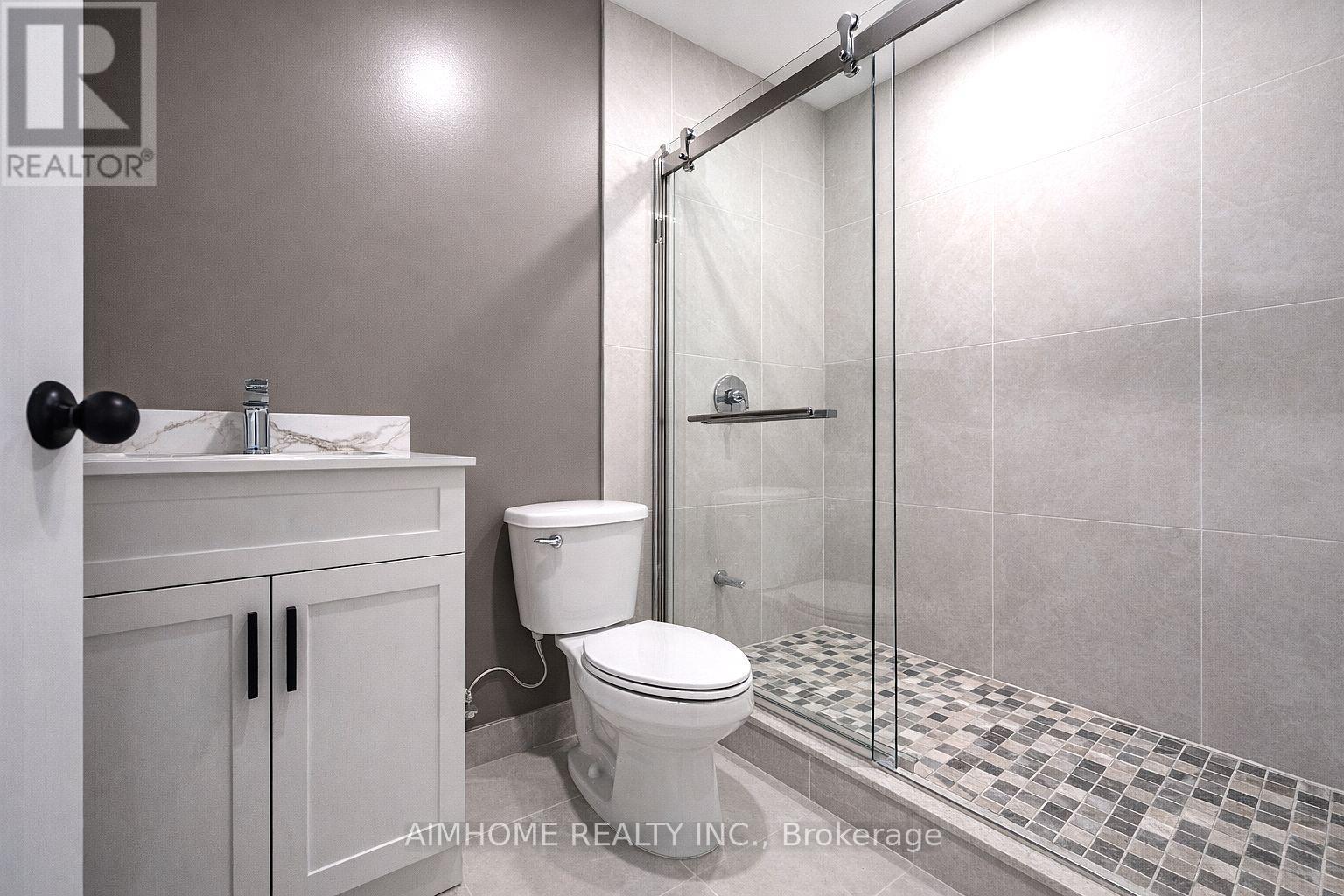 2 - 15 Waddington Crescent, Toronto, Ontario  M2J 2Z9 - Photo 5 - C12998404