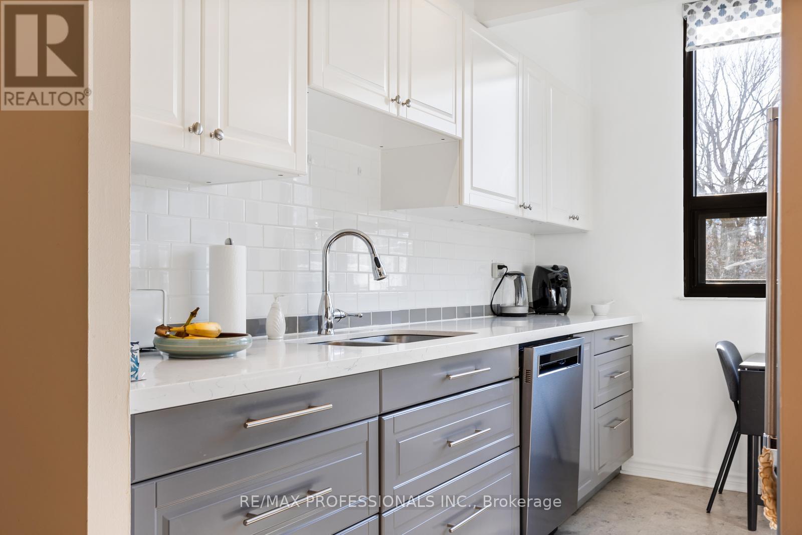 503 - 86 Gloucester Street, Toronto, Ontario  M4Y 2S2 - Photo 12 - C12998420