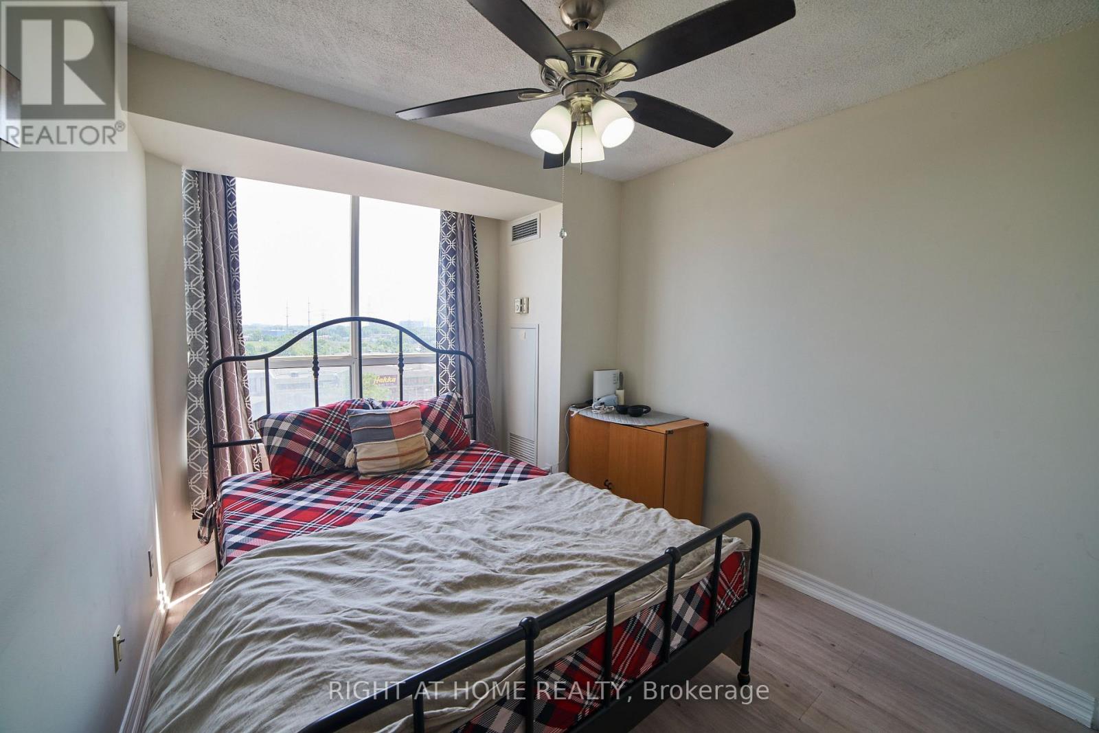 609 - 1700 Eglinton Avenue E, Toronto, Ontario  M4A 2X4 - Photo 10 - C12998434