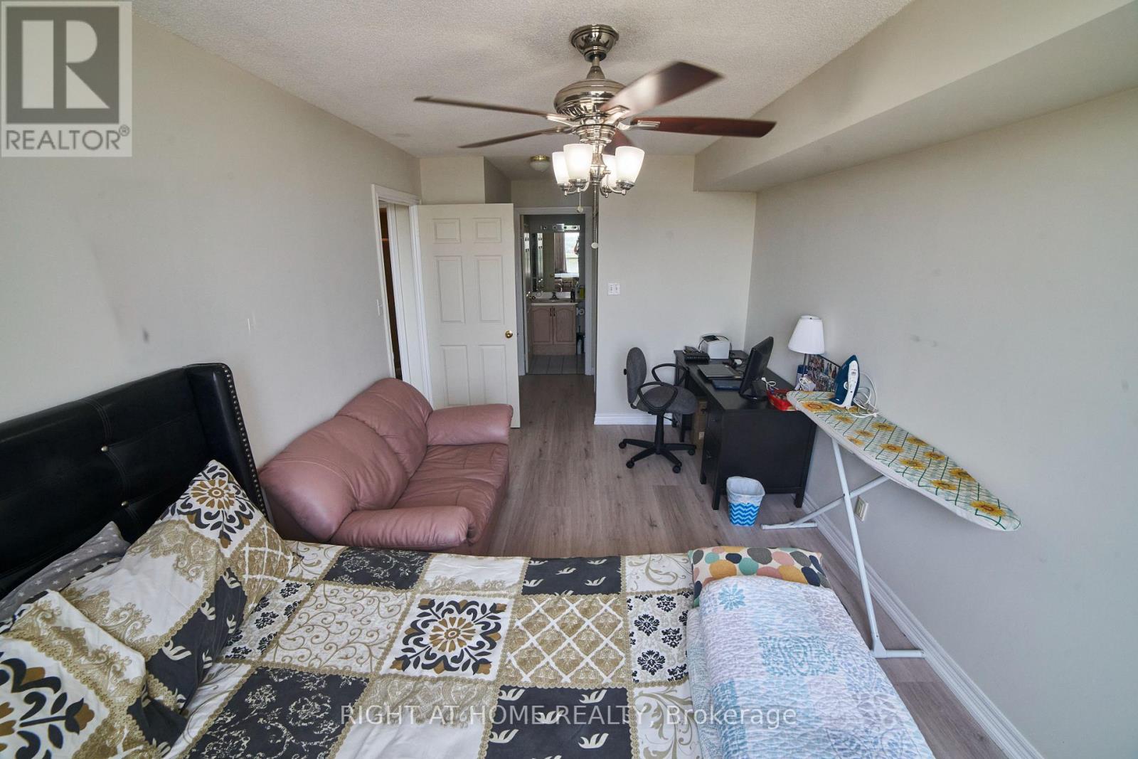 609 - 1700 Eglinton Avenue E, Toronto, Ontario  M4A 2X4 - Photo 17 - C12998434