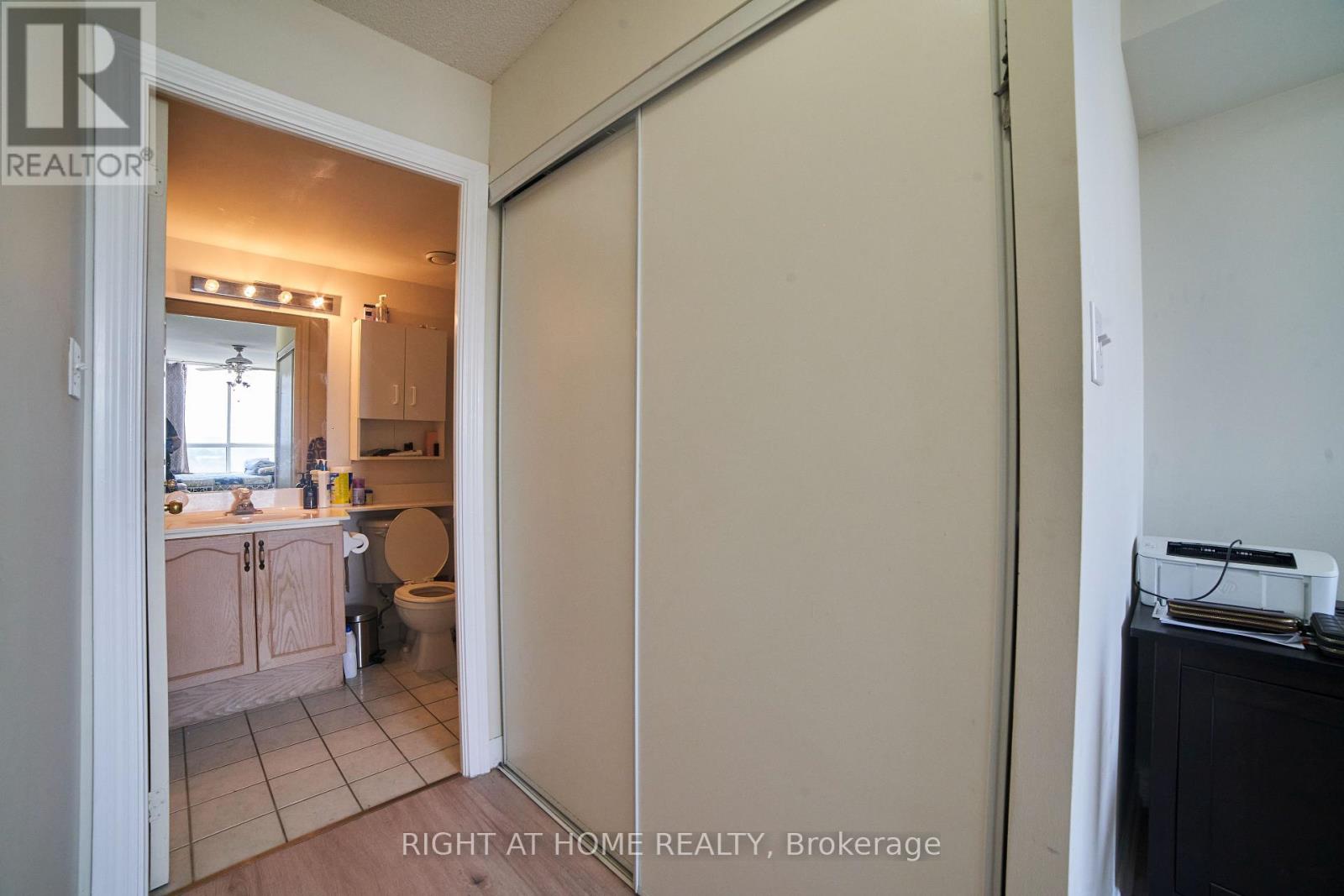 609 - 1700 Eglinton Avenue E, Toronto, Ontario  M4A 2X4 - Photo 18 - C12998434