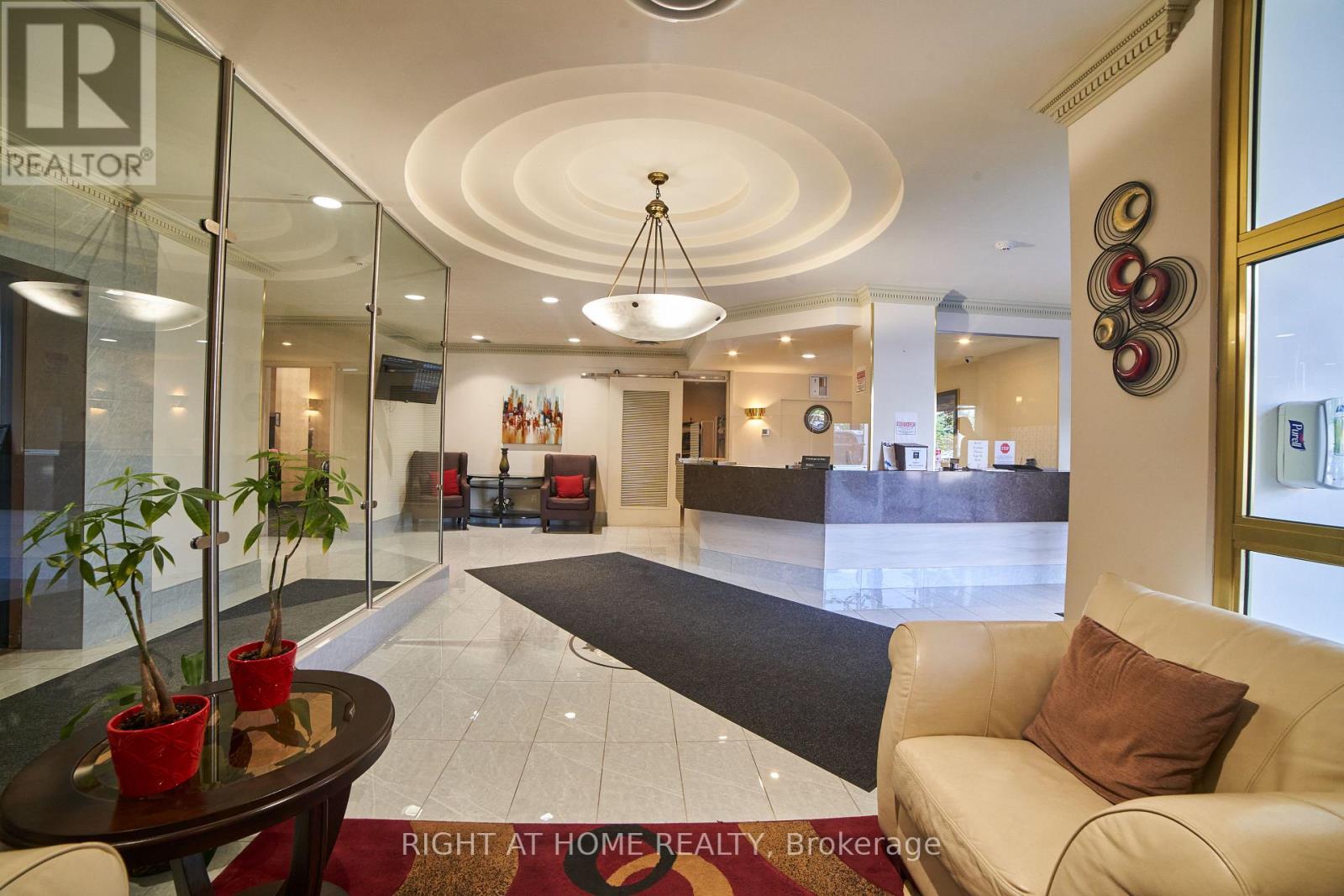 609 - 1700 Eglinton Avenue E, Toronto, Ontario  M4A 2X4 - Photo 2 - C12998434