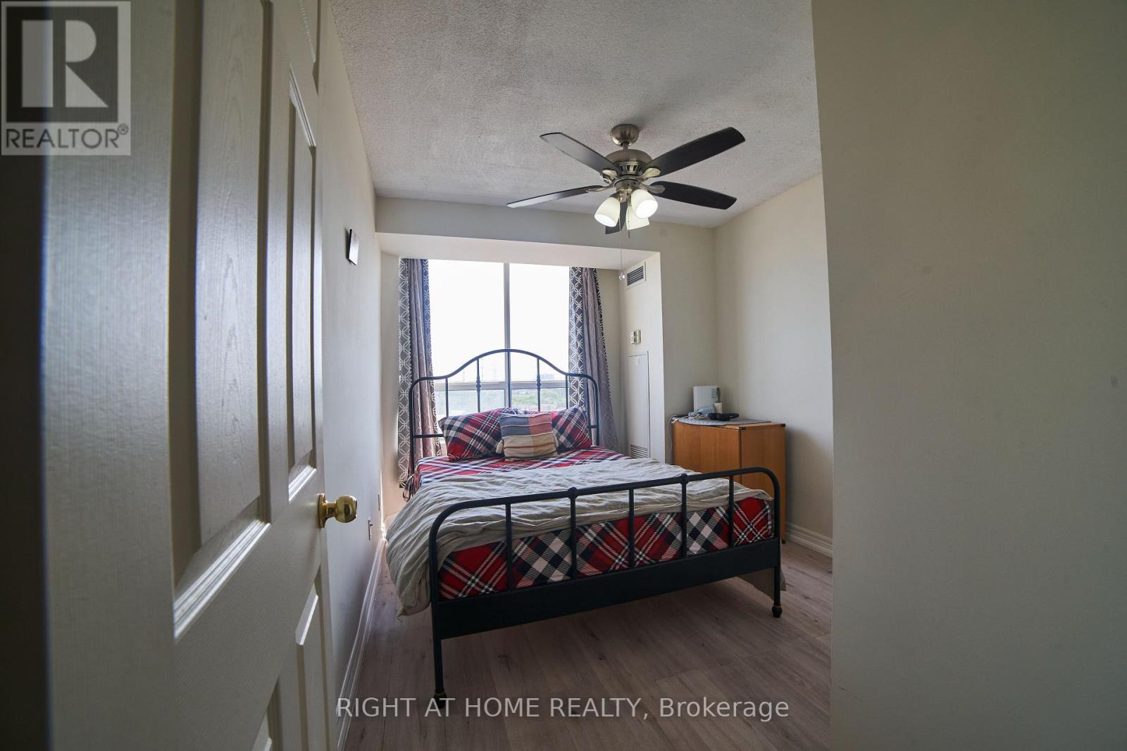 609 - 1700 Eglinton Avenue E, Toronto, Ontario  M4A 2X4 - Photo 9 - C12998434