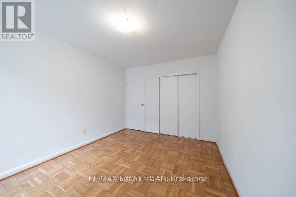 207 - 77 Erskine Avenue, Toronto, Ontario  M4P 1Y5 - Photo 4 - C12998436