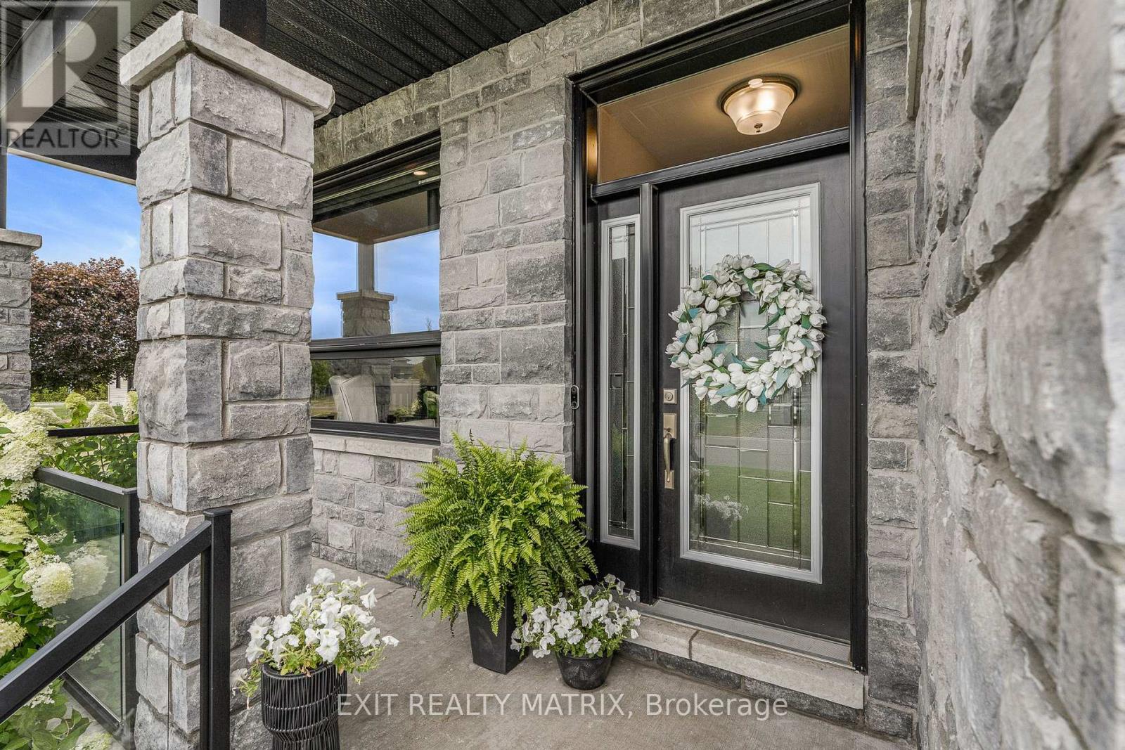 56 Nancy Street, Russell, Ontario  K0A 1W0 - Photo 3 - X12998252