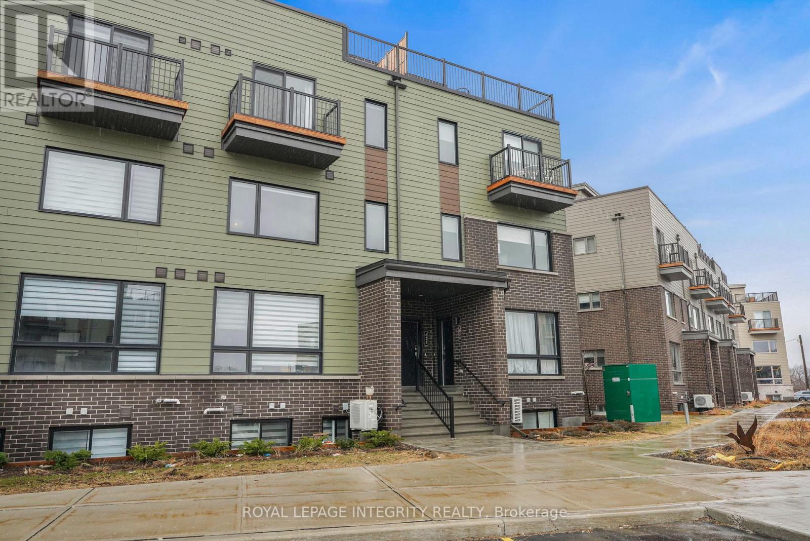 626 Mishi Private, Ottawa, Ontario  K1K 0P2 - Photo 2 - X12998382