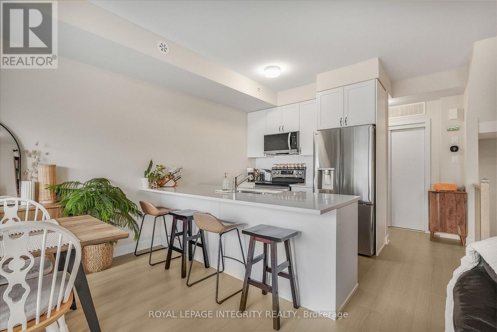 626 Mishi Private, Ottawa, Ontario  K1K 0P2 - Photo 7 - X12998382