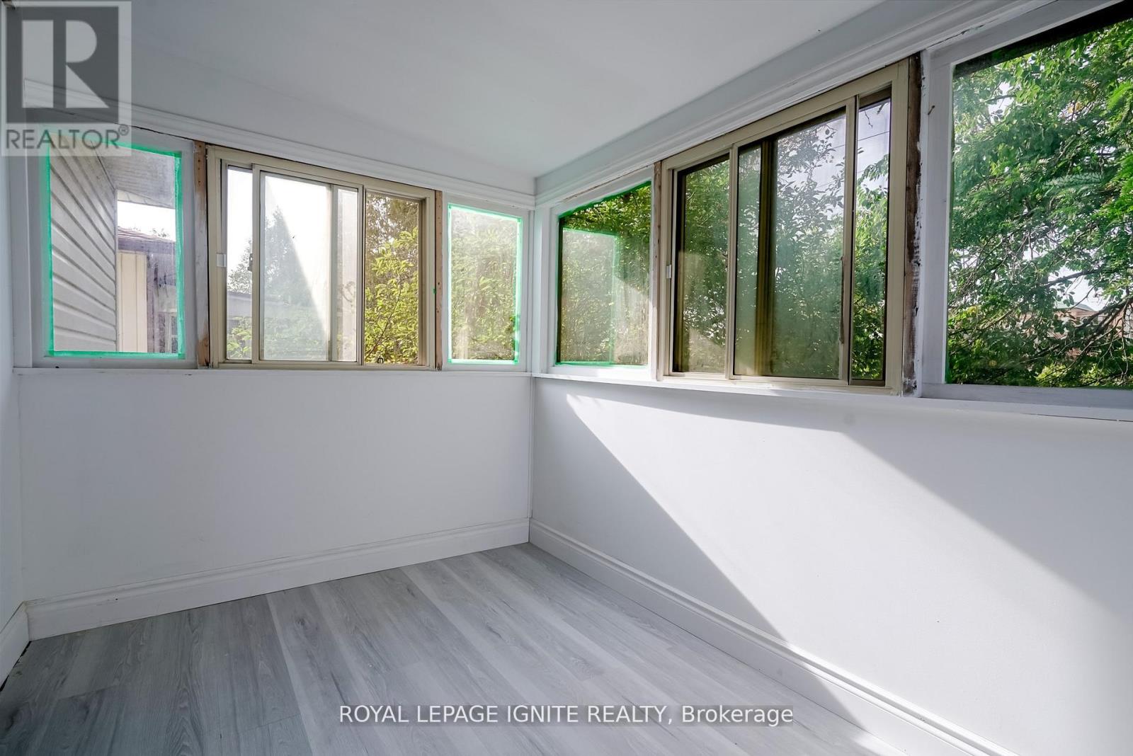 122 Valdor Drive, Toronto, Ontario  M1V 1R5 - Photo 17 - E12998244