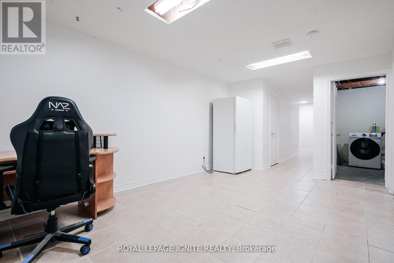 122 Valdor Drive, Toronto, Ontario  M1V 1R5 - Photo 19 - E12998244