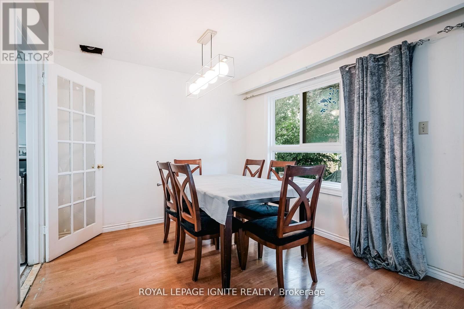 122 Valdor Drive, Toronto, Ontario  M1V 1R5 - Photo 7 - E12998244