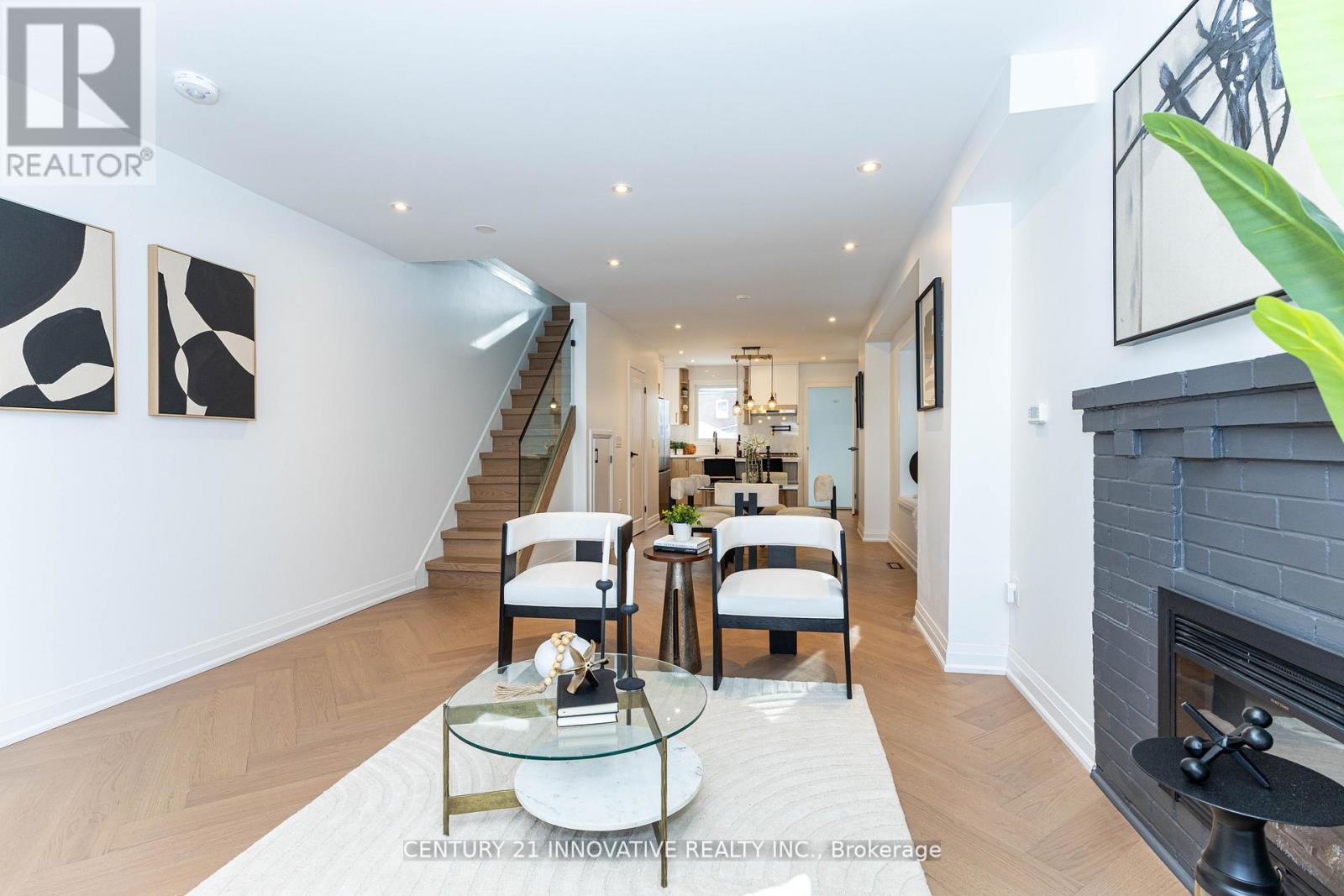 371 Milverton Boulevard, Toronto, Ontario  M4J 1W1 - Photo 15 - E12998260