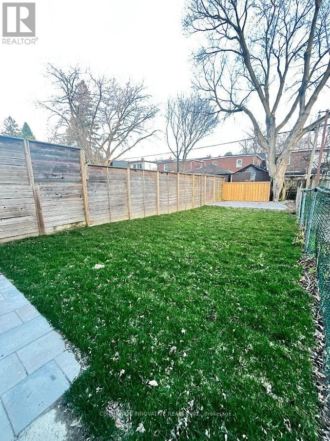 371 Milverton Boulevard, Toronto, Ontario  M4J 1W1 - Photo 7 - E12998260