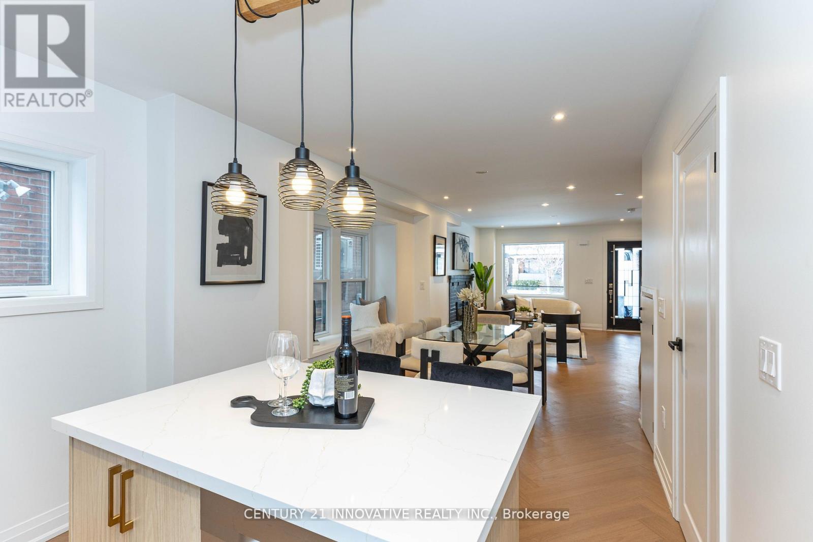 371 Milverton Boulevard, Toronto, Ontario  M4J 1W1 - Photo 9 - E12998260