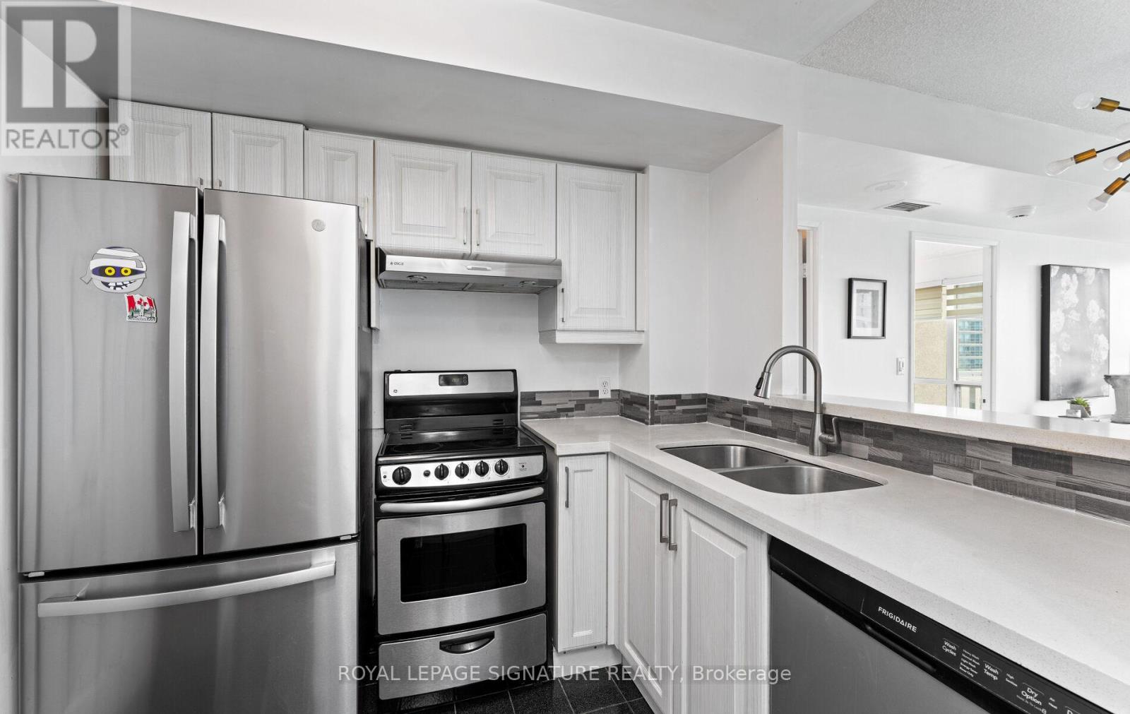 705 - 8 Lee Centre Drive, Toronto, Ontario  M1H 3H8 - Photo 19 - E12998422