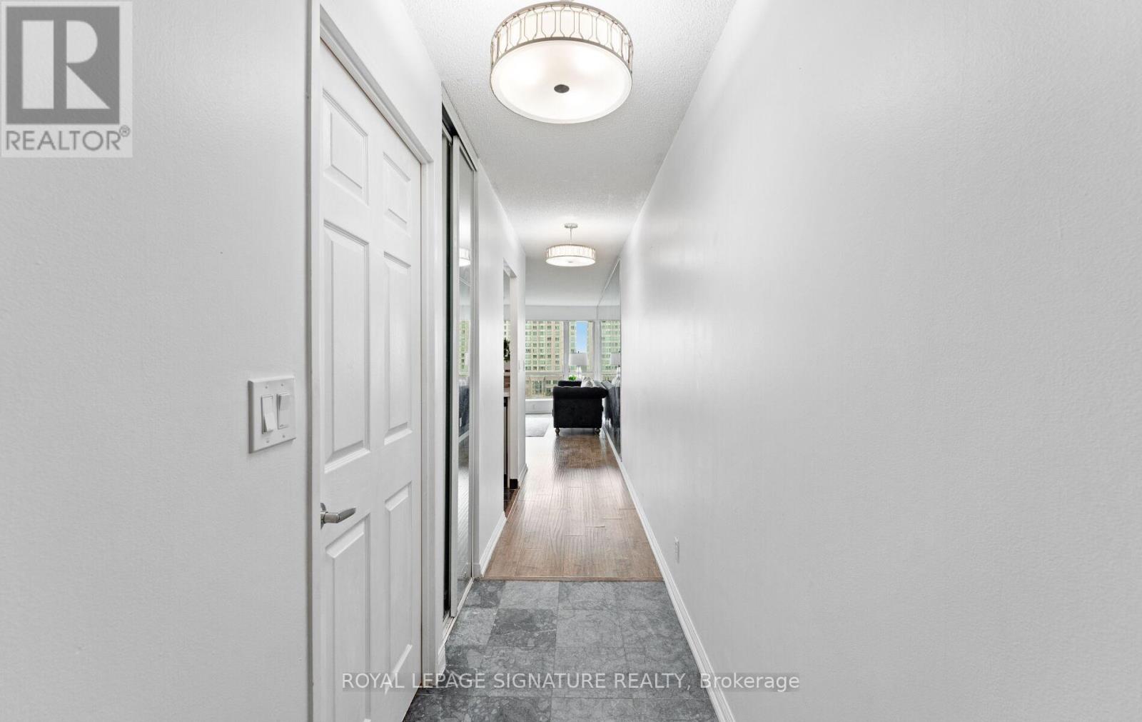 705 - 8 Lee Centre Drive, Toronto, Ontario  M1H 3H8 - Photo 8 - E12998422