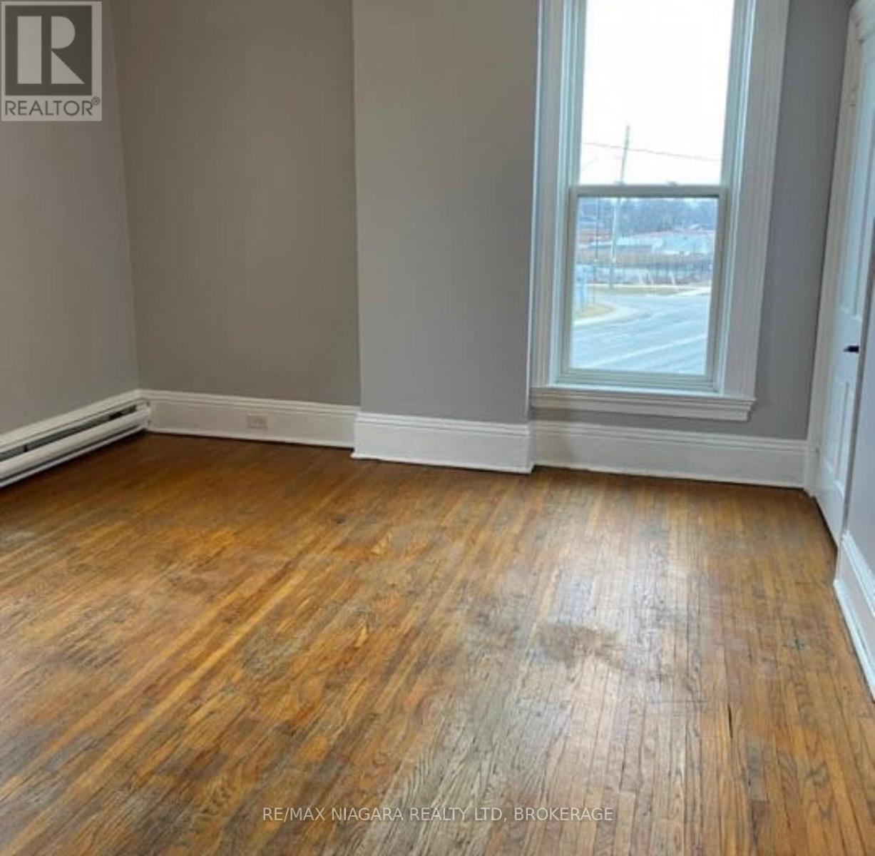 42 Niagara Street, St. Catharines, Ontario  L2R 4K9 - Photo 19 - X12998440