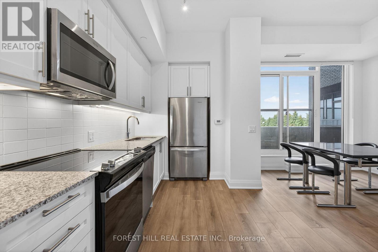 208 - 10 Gatineau Drive, Vaughan, Ontario  L4J 0L2 - Photo 12 - N12998302