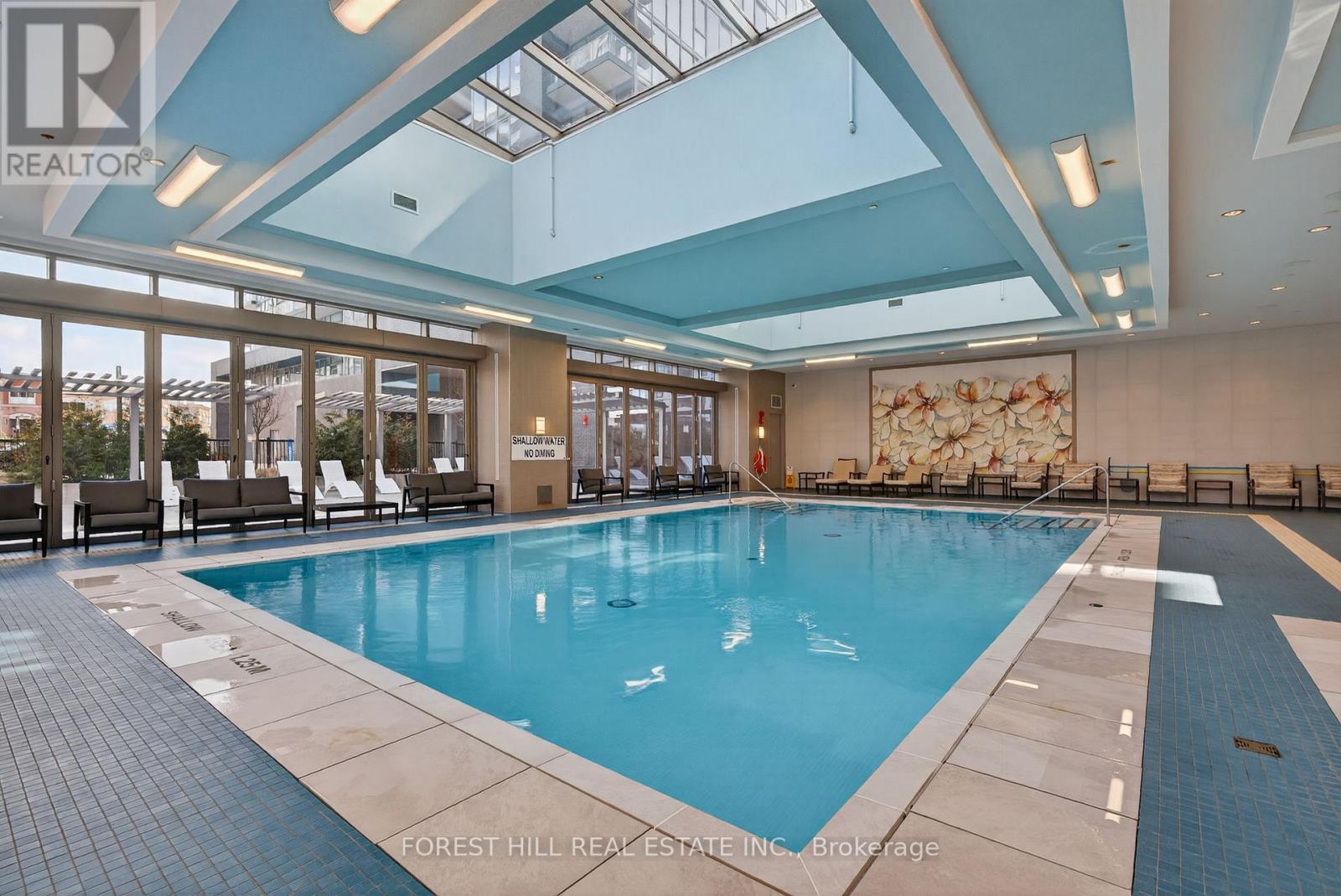 208 - 10 Gatineau Drive, Vaughan, Ontario  L4J 0L2 - Photo 2 - N12998302