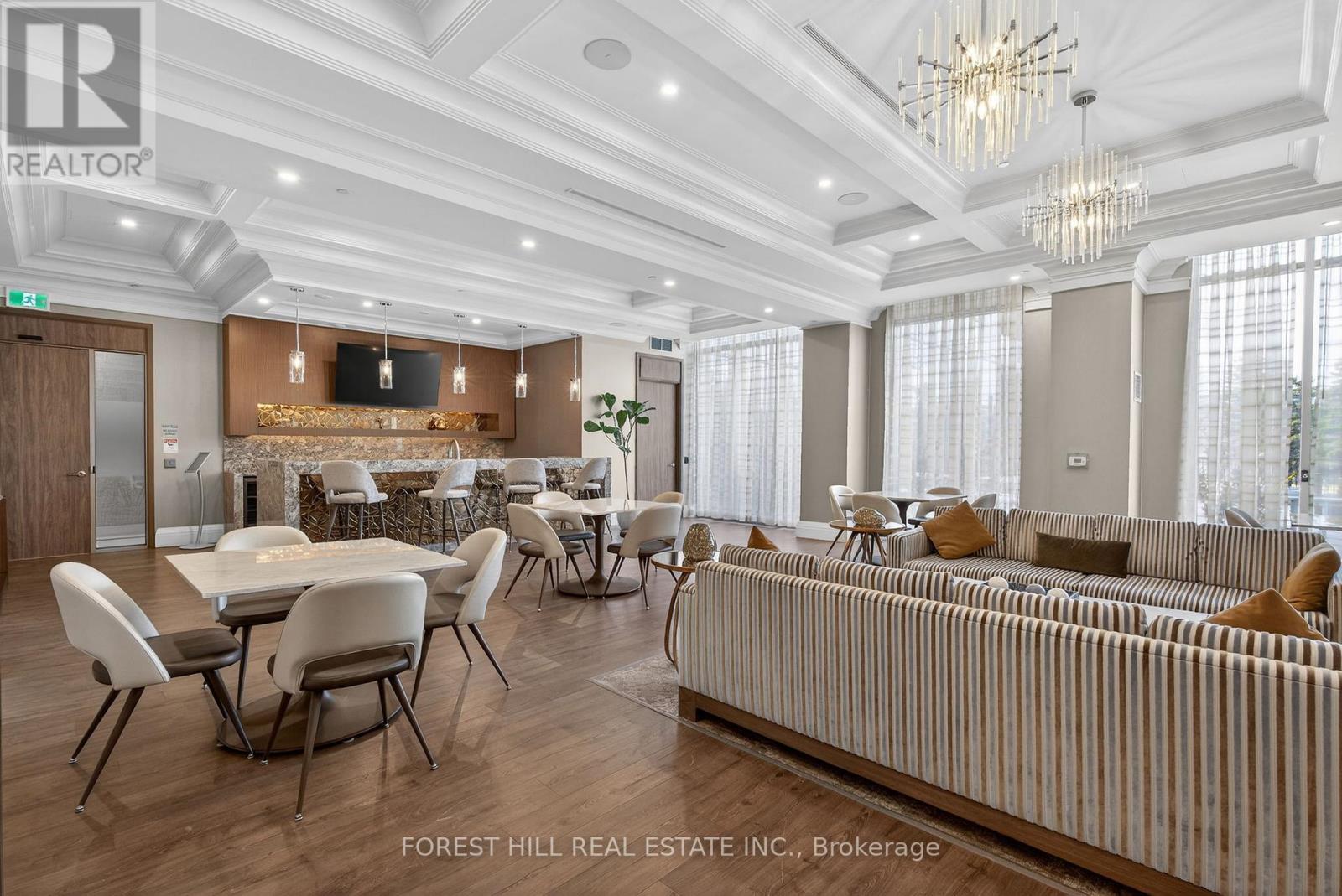 208 - 10 Gatineau Drive, Vaughan, Ontario  L4J 0L2 - Photo 6 - N12998302