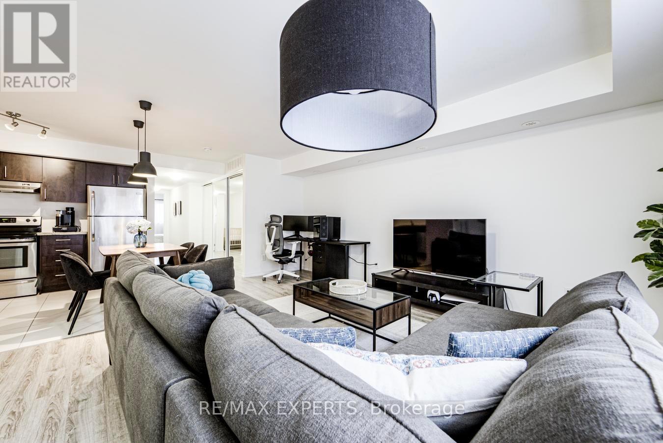 C03 - 26 Bruce Street, Vaughan, Ontario  L4L 0H4 - Photo 10 - N12998390