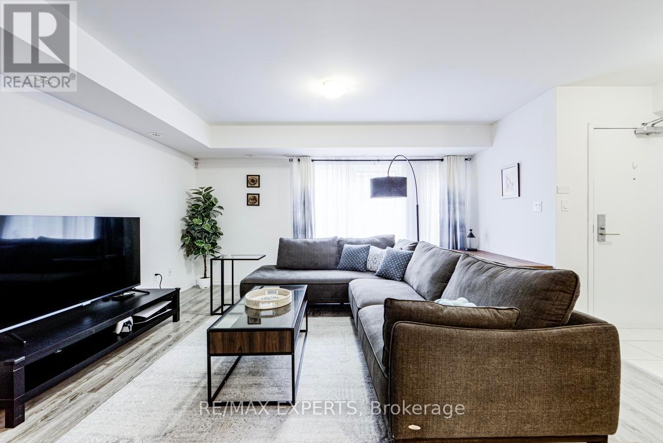 C03 - 26 Bruce Street, Vaughan, Ontario  L4L 0H4 - Photo 11 - N12998390