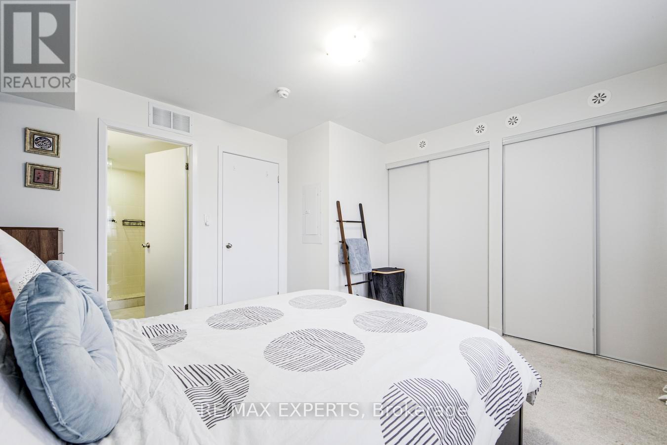 C03 - 26 Bruce Street, Vaughan, Ontario  L4L 0H4 - Photo 33 - N12998390