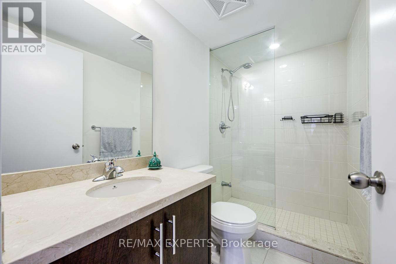 C03 - 26 Bruce Street, Vaughan, Ontario  L4L 0H4 - Photo 34 - N12998390