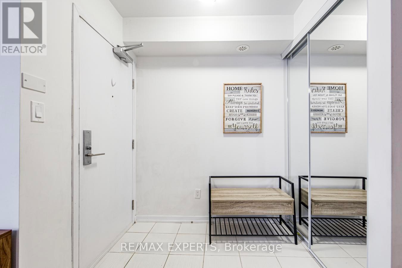 C03 - 26 Bruce Street, Vaughan, Ontario  L4L 0H4 - Photo 7 - N12998390