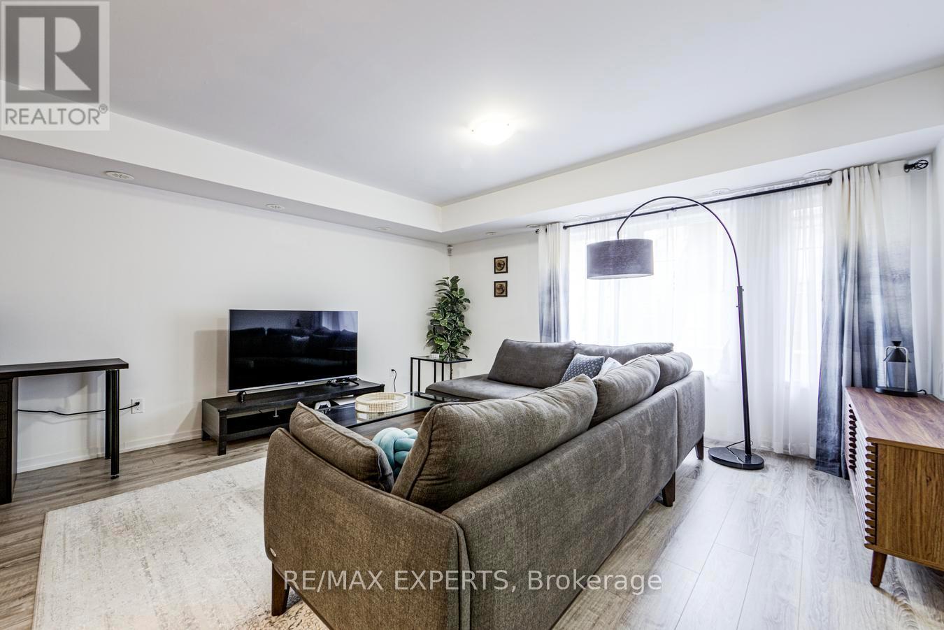 C03 - 26 Bruce Street, Vaughan, Ontario  L4L 0H4 - Photo 9 - N12998390