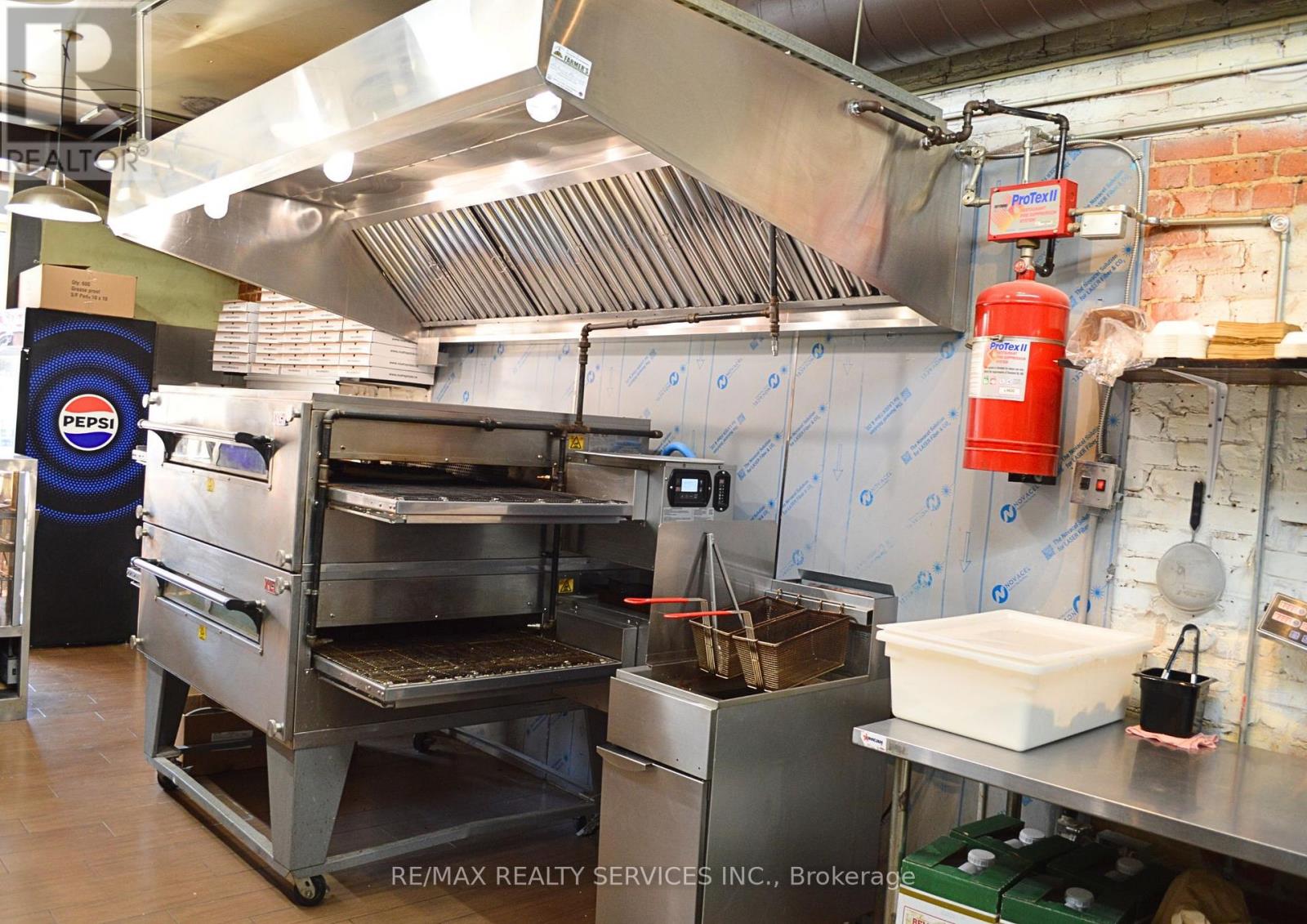 163 Main Street, North Perth, Ontario N4W 1A2 - Photo 4 - X12993812