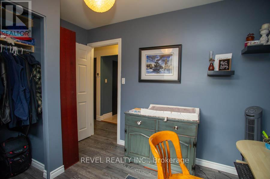 102 Century Hill Drive, Kitchener, Ontario  N2E 2H8 - Photo 16 - X12996656