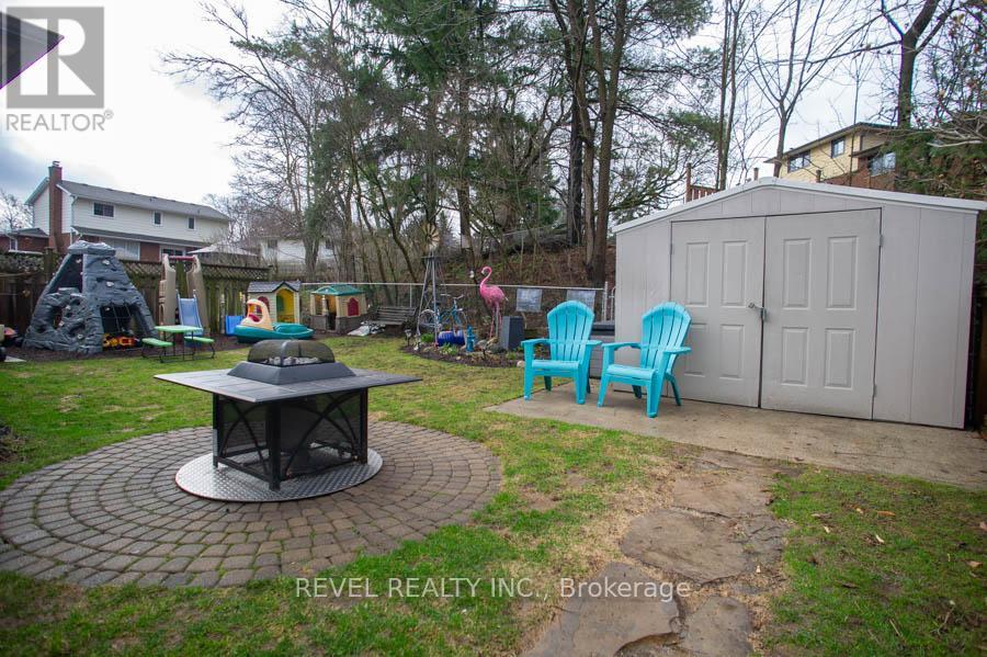 102 Century Hill Drive, Kitchener, Ontario  N2E 2H8 - Photo 24 - X12996656