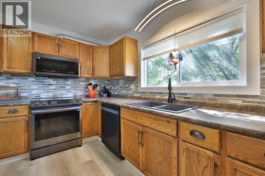 228 Centre Street, Magrath, Alberta  T0K 1J0 - Photo 23 - A2248660