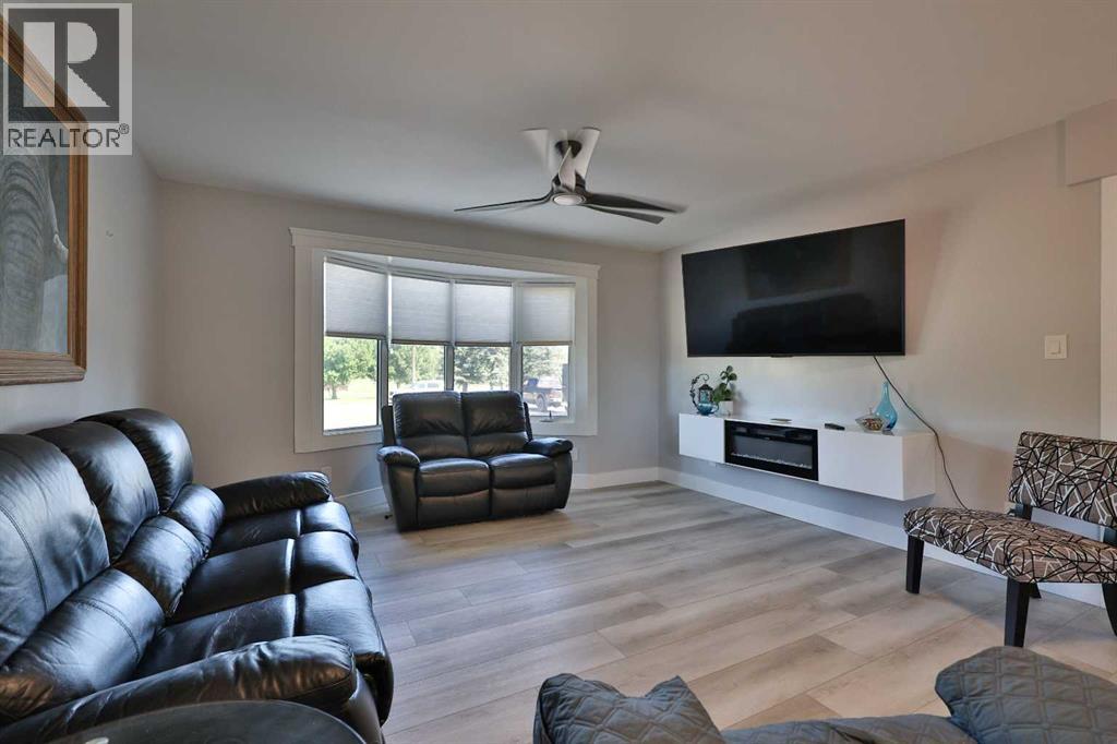 228 Centre Street, Magrath, Alberta  T0K 1J0 - Photo 16 - A2248660