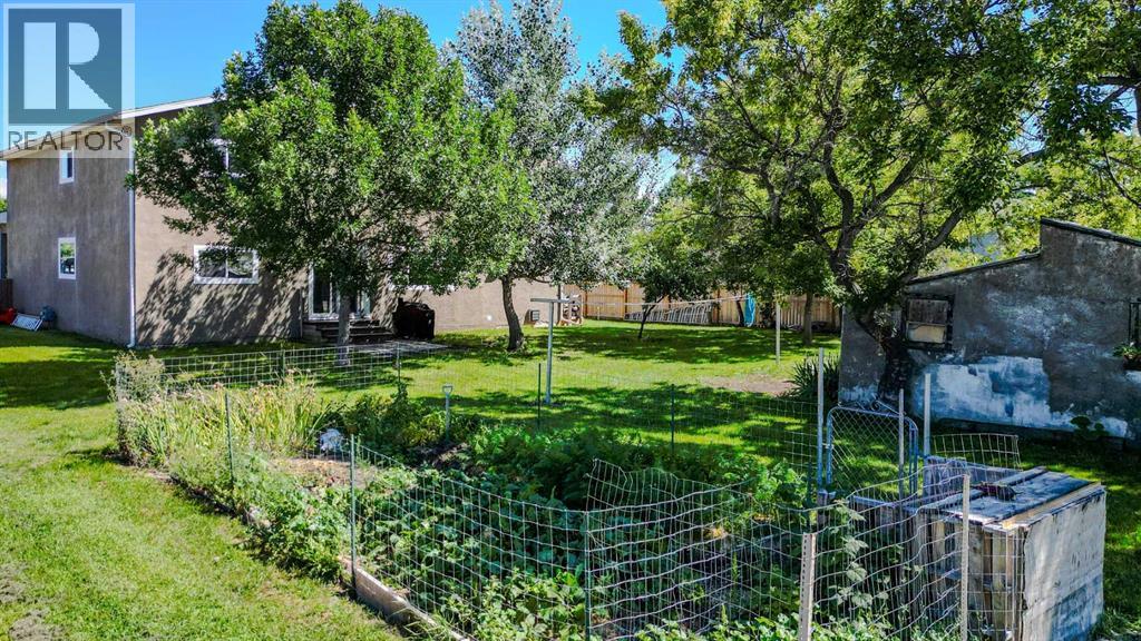 228 Centre Street, Magrath, Alberta  T0K 1J0 - Photo 9 - A2248660