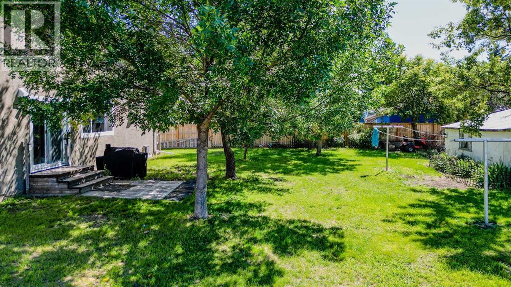 228 Centre Street, Magrath, Alberta  T0K 1J0 - Photo 11 - A2248660