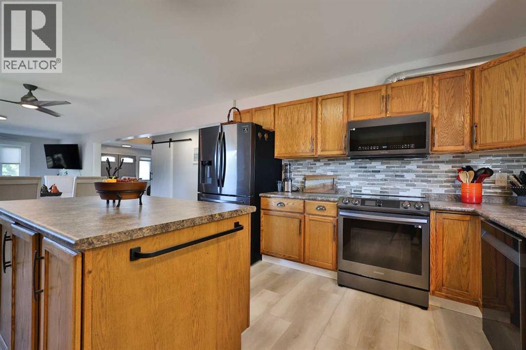 228 Centre Street, Magrath, Alberta  T0K 1J0 - Photo 22 - A2248660