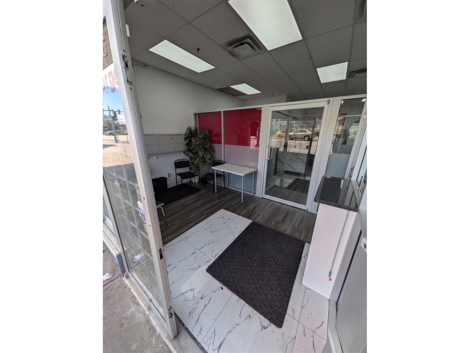 104 10663 King George Boulevard, Surrey, British Columbia  V3T 2X6 - Photo 2 - C8077833