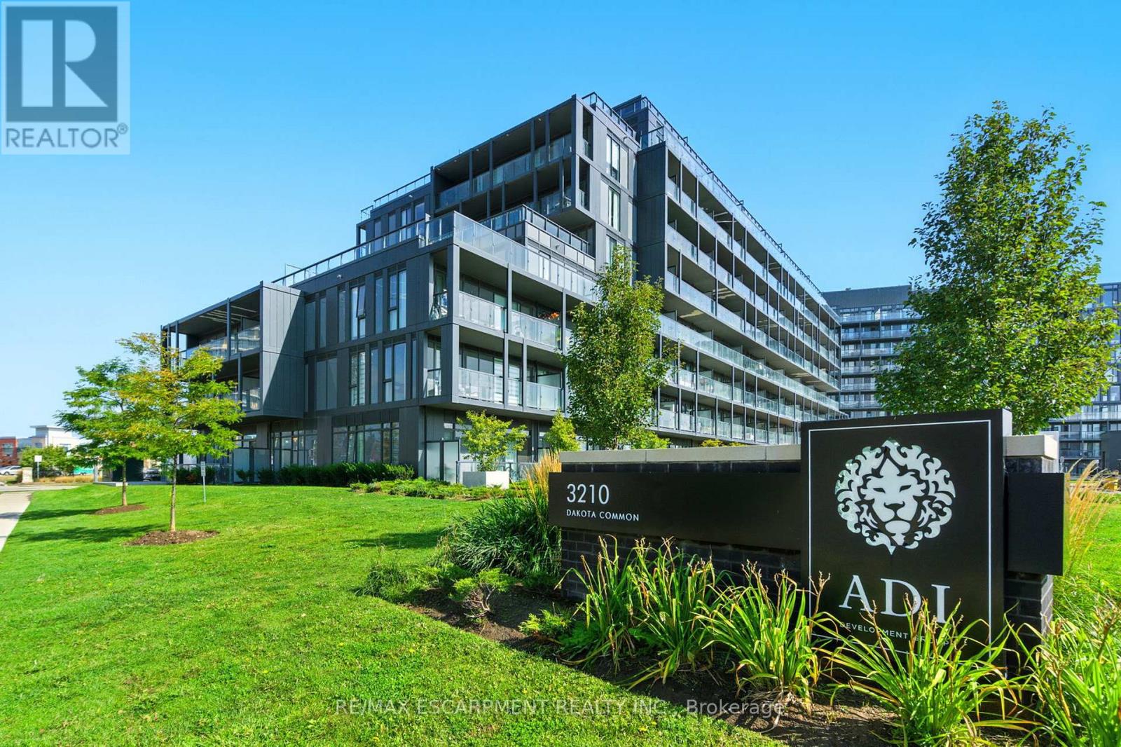 A814 - 3210 DAKOTA COMMON, Burlington, Ontario