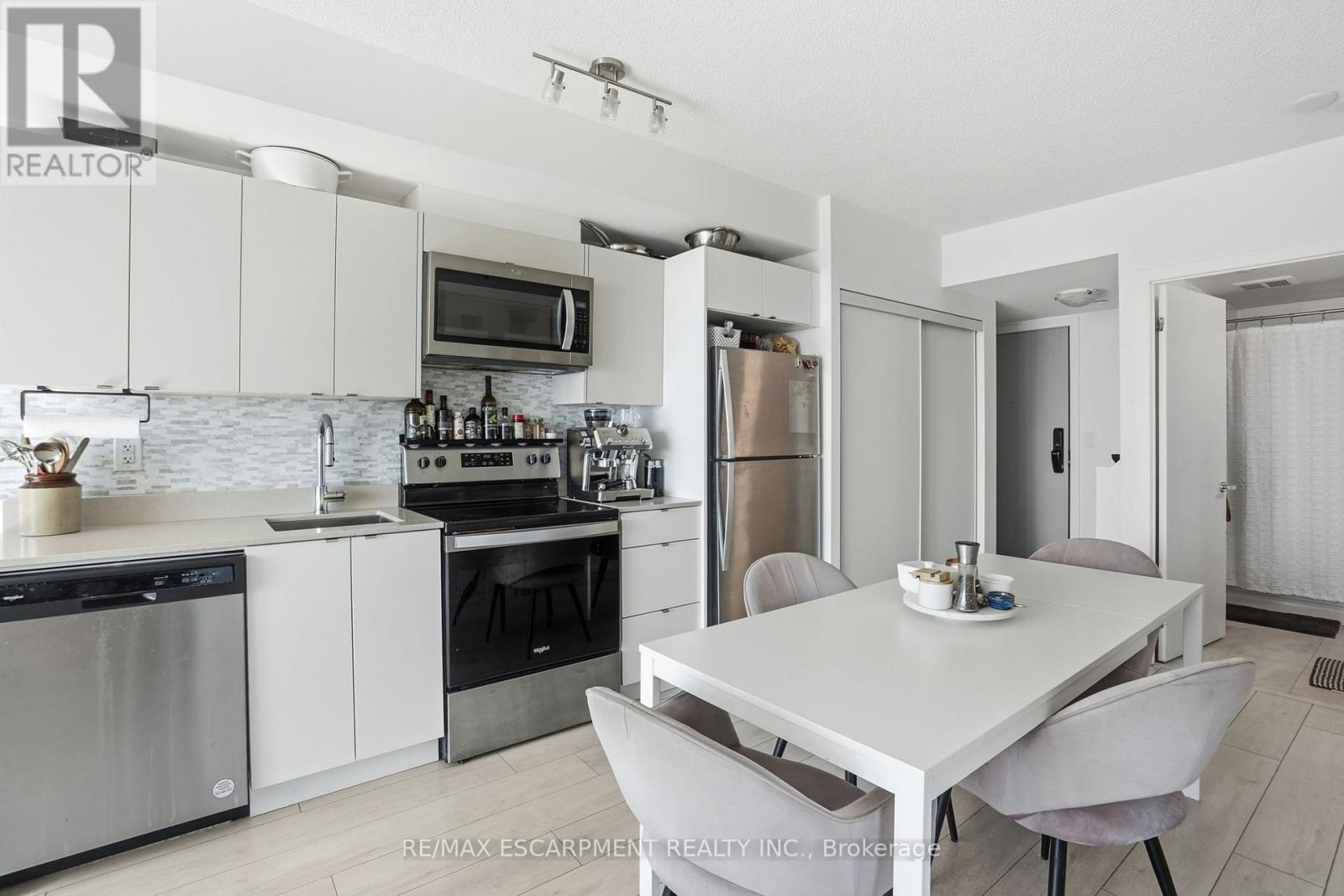 A814 - 3210 Dakota Common, Burlington, Ontario  L7M 2A8 - Photo 10 - W12998326