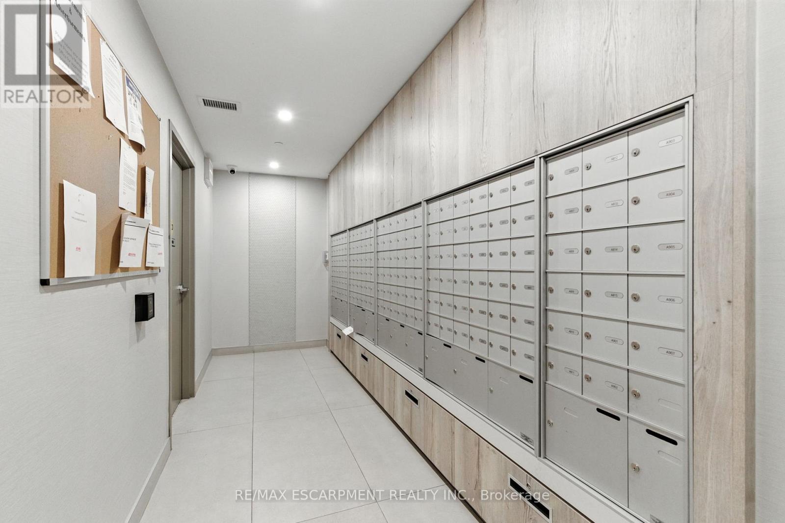 A814 - 3210 Dakota Common, Burlington, Ontario  L7M 2A8 - Photo 36 - W12998326