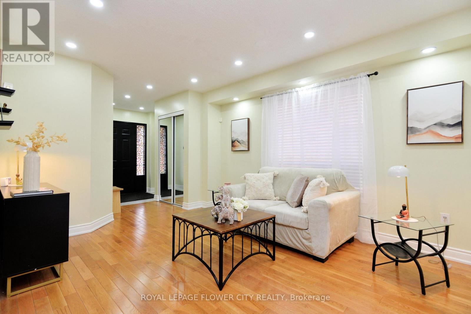 45 Roadmaster Lane, Brampton, Ontario  L7A 3A7 - Photo 10 - W12998374