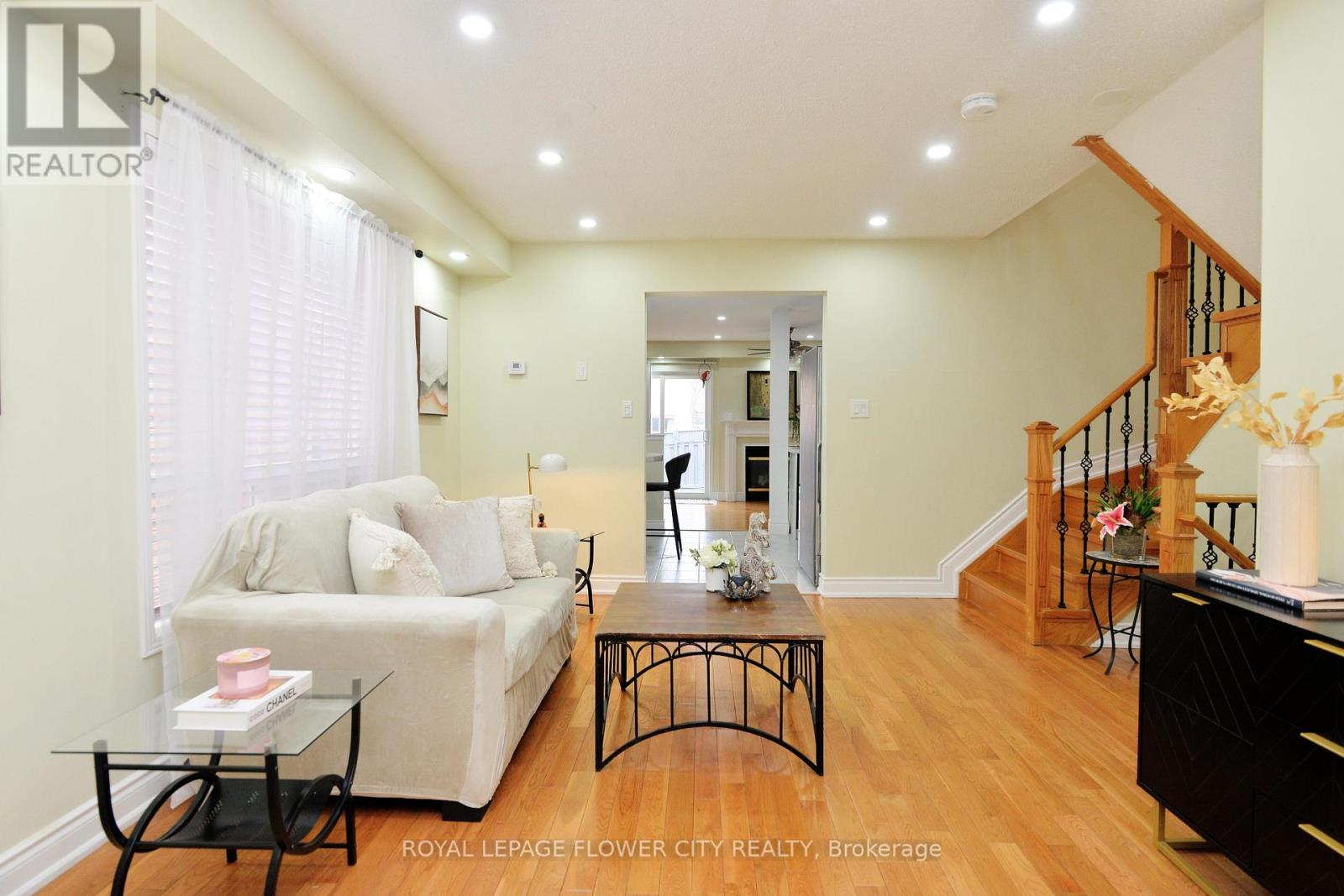 45 Roadmaster Lane, Brampton, Ontario  L7A 3A7 - Photo 9 - W12998374