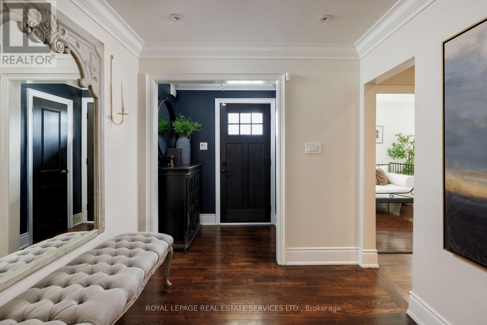 23 Glenmanor Drive, Oakville, Ontario  L6K 2B3 - Photo 3 - W12998386