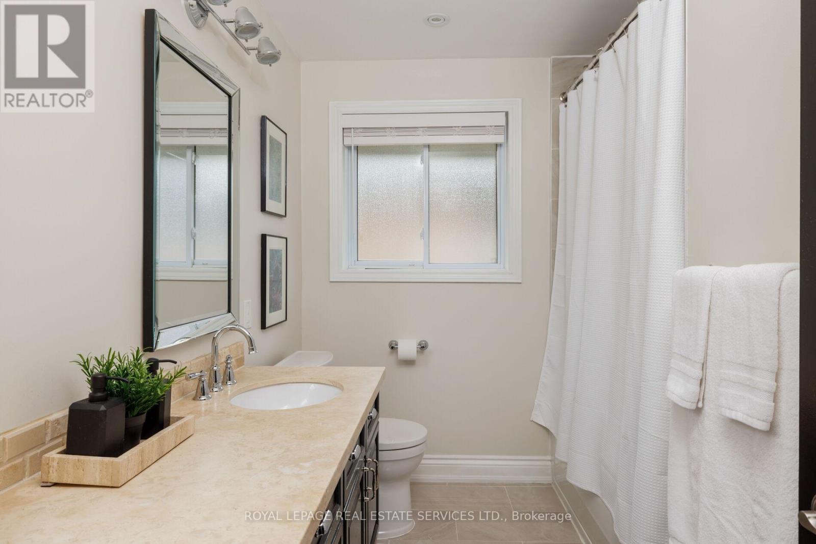 23 Glenmanor Drive, Oakville, Ontario  L6K 2B3 - Photo 41 - W12998386